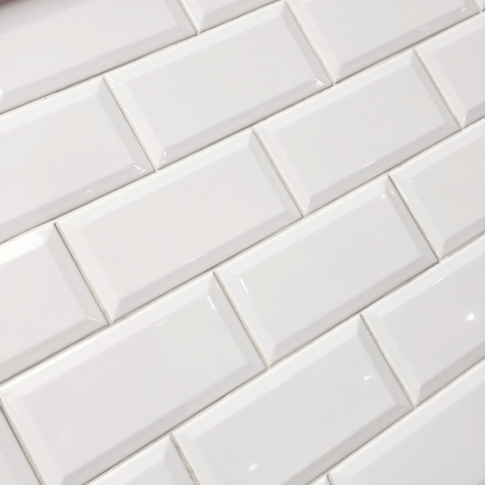 5 Ways to use Metro Tiles in your Bathroom