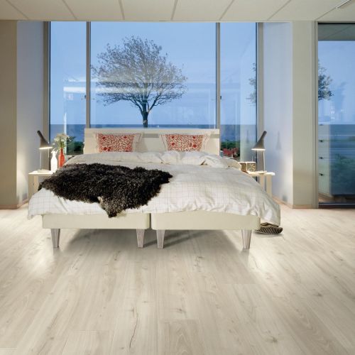 Pergo Laminate  Flooring - Drammen White Gloom Oak - 1200mm x 190mm x 8mm - 1.596m2 per pack (21048)