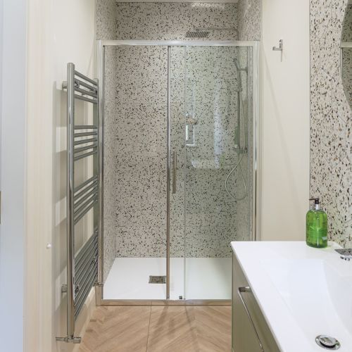 Kiimat Eight² 1200mm Sliding Shower Door (10578)